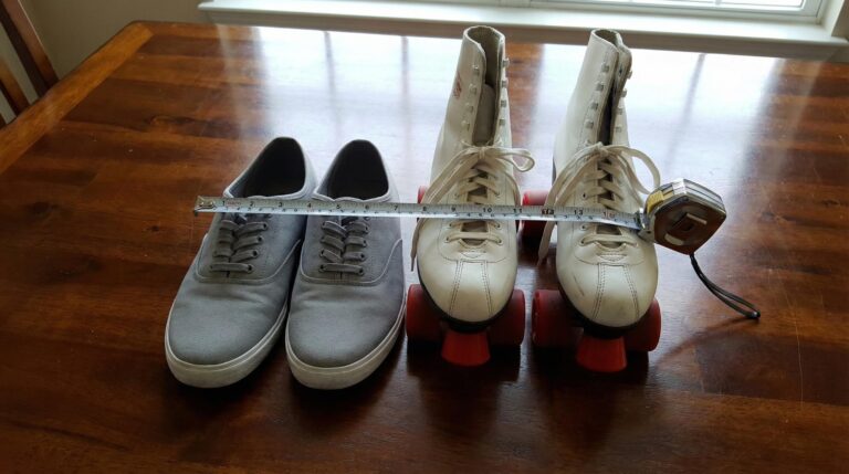 An image showing a a skater measuring shoe size to convert to skate size